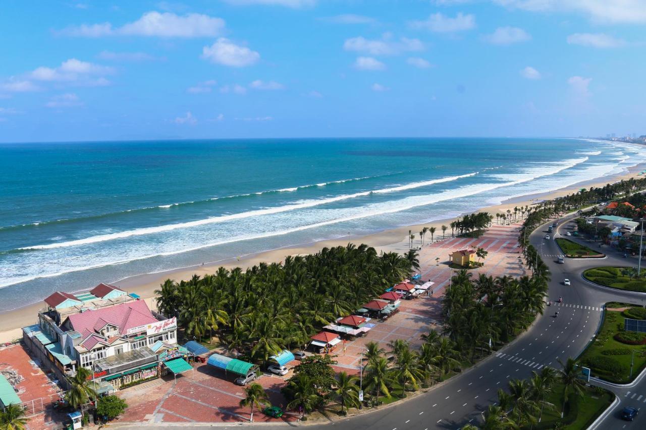 Le Hoang Beach Hotel Danang Exterior photo